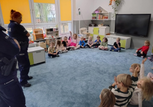 Zajęcia z policjantkami