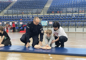 turniej w hali sportowej w ramach finału akcji Łódź Ratunkowa