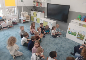 Dzieci podczas zajęć z okazji Dnia Wody