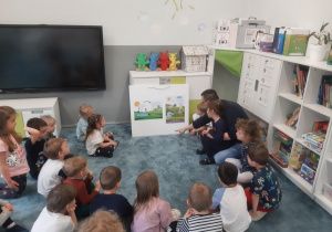 Dzieci podczas zajęć z okazji Dnia Wody