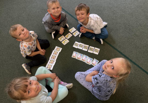 zabawa dydaktyczna na Dzień znaczka pocztowego