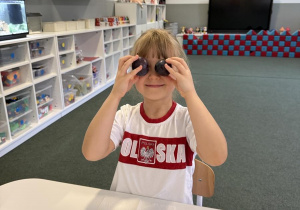 Dzień owoców i warzyw- dzieci poznają różne owoce i warzywa