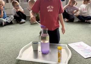 "zaskakujący" eksperyment - lawa