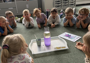 "zaskakujący" eksperyment - lawa