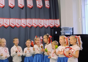 Dzieci podczas gry na instrumentach