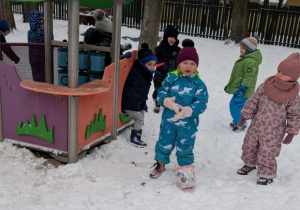 Zabawy ruchowe w ogrodzie ZIMĄ