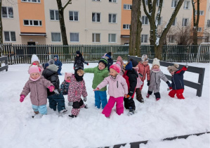 Zabawy ruchowe w ogrodzie ZIMĄ