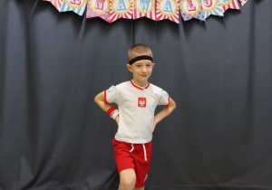 Chłopiec w przebraniu Piłkarza