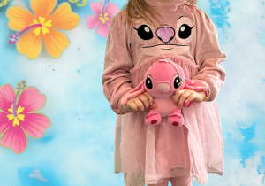 dziecko w stroju karnawałowym na sztucznie generowanym tle