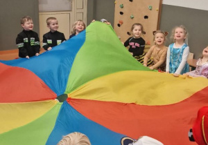 ZABAWY Z CHUSTĄ ANIMACYJNĄ