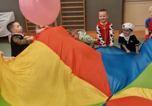 ZABAWY Z CHUSTĄ ANIMACYJNĄ