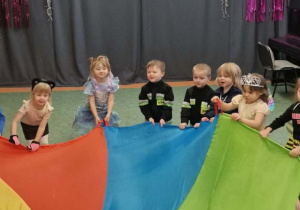 ZABAWY Z CHUSTĄ ANIMACYJNĄ