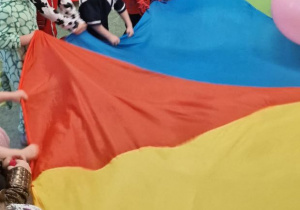 ZABAWY Z CHUSTĄ ANIMACYJNĄ