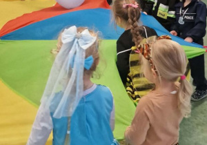 ZABAWY Z CHUSTĄ ANIMACYJNĄ