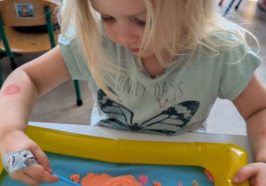 POSZUKIWACZE DINOZAURÓW