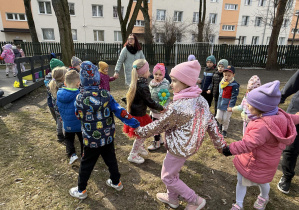 Powitanie Wiosny- zabawy w ogrodzie