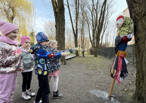 Powitanie Wiosny- zabawy w ogrodzie
