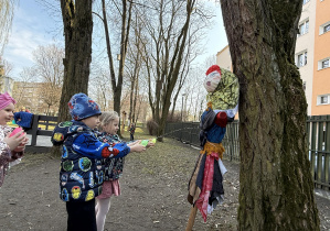 Powitanie Wiosny- zabawy w ogrodzie