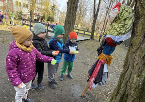 Powitanie Wiosny- zabawy w ogrodzie