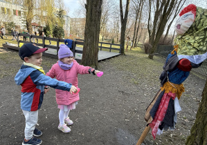 Powitanie Wiosny- zabawy w ogrodzie