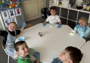 warsztaty sensoryczne- kule do kąpieli