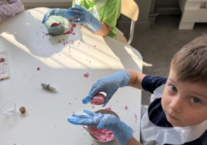 warsztaty sensoryczne- kule do kąpieli