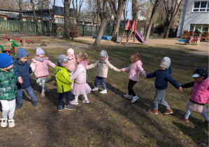 Zabawy w ogrodzie z okazji "Powitania Wiosny"
