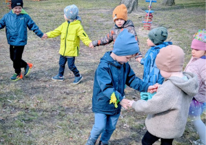 Zabawy w ogrodzie z okazji "Powitania Wiosny"