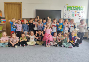 Zdjęcie grupowe z okazji urodzin
