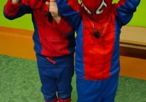 dwóch Spider Manów
