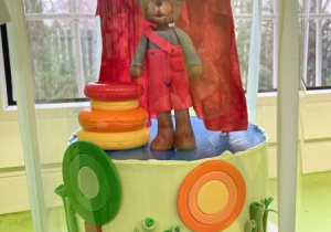 tort z figurką misia uszatka