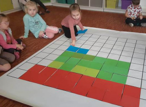 Zimowe zabawy z matą do kodowania
