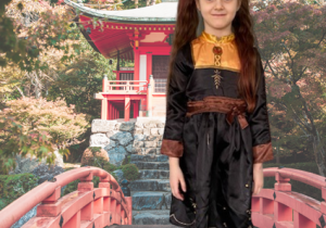 dziewczynka w przebraniu japońskiej księżniczki na wirtualnym tle japońskiego mostu