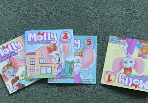 zestaw książeczek o przygodach myszki Molly