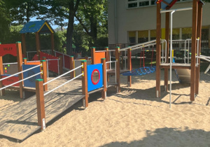 Plac zabaw w ogrodzie przedszkolnym