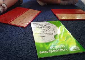 Zabawa dydaktyczna na dywanie - gra PUS
