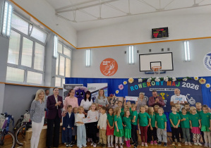 Podsumowanie edycji 2026 - zdjęcie pamiątkowe reprezentacij przedszkola z Panią wiceprezydent Łodzi